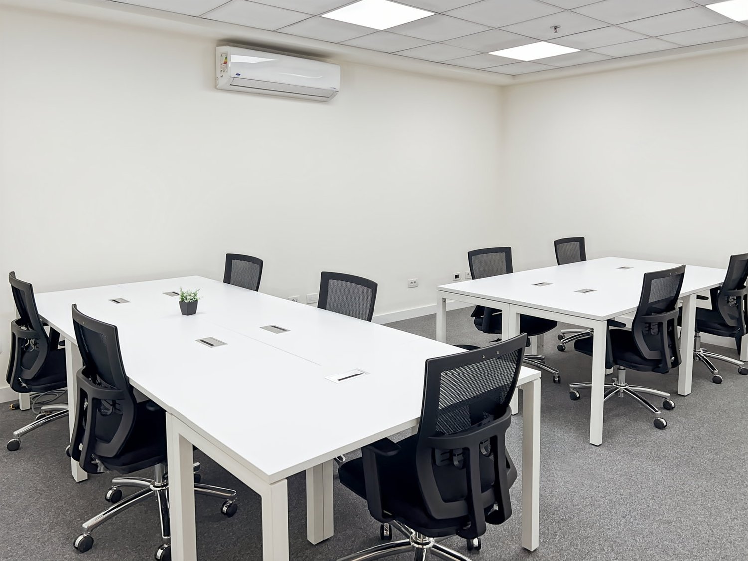 150m² Büro, Foto 1 von 10