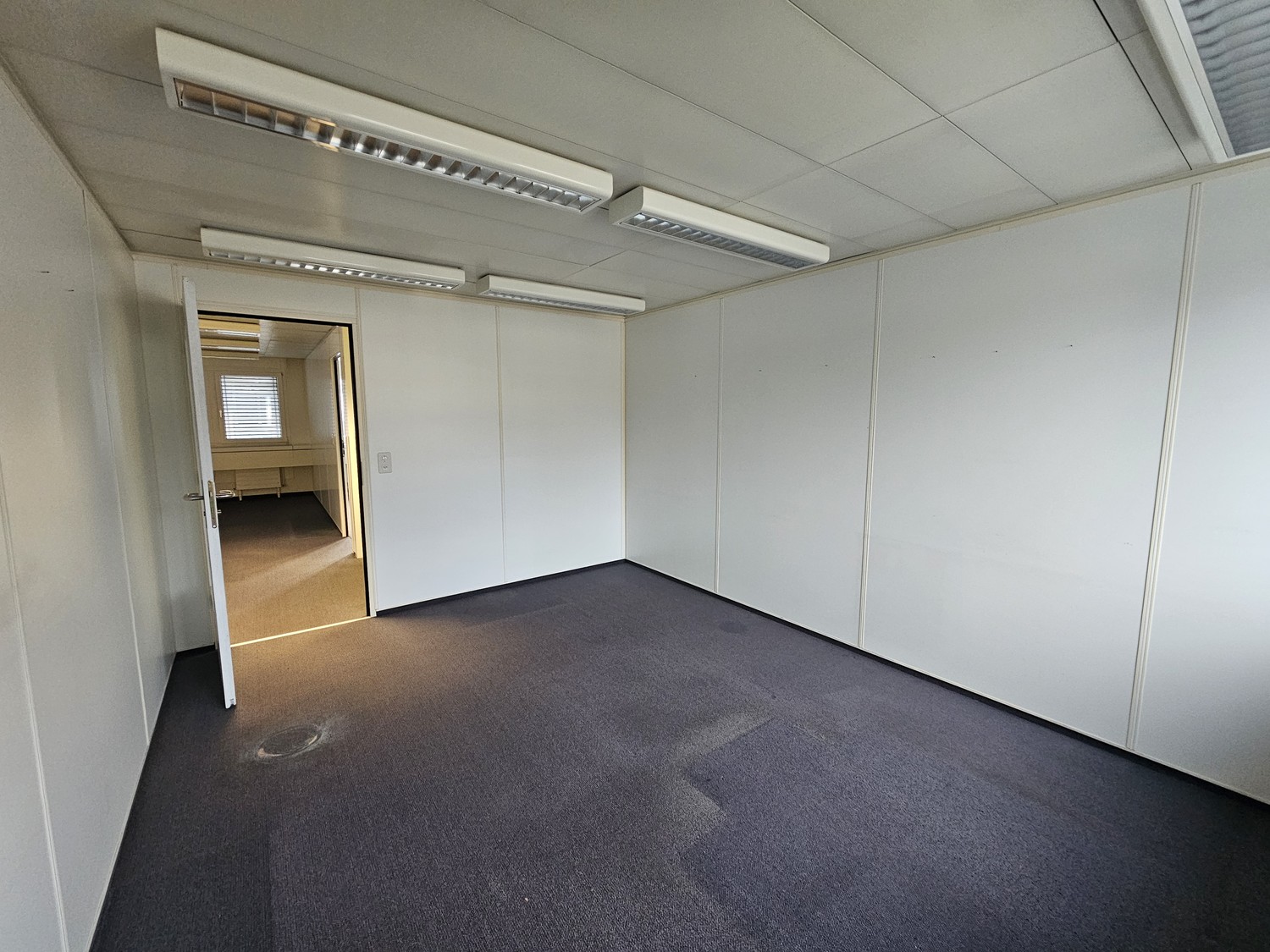 116-116m² office