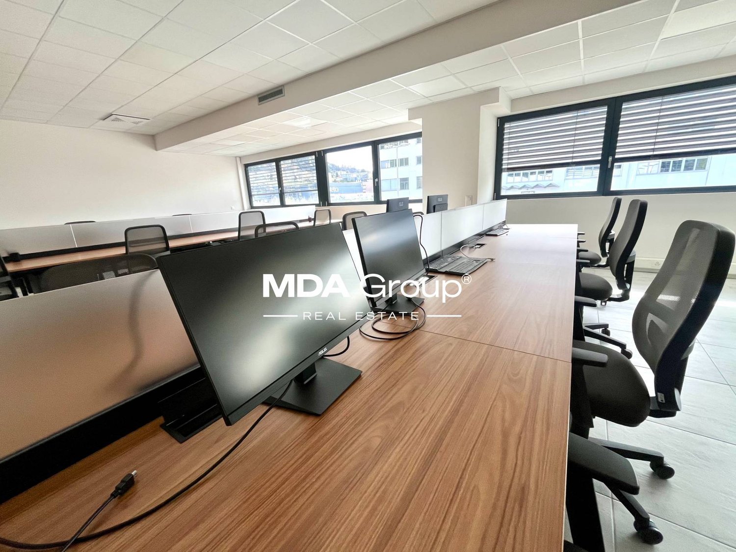670m² Büro, Foto 3 von 10
