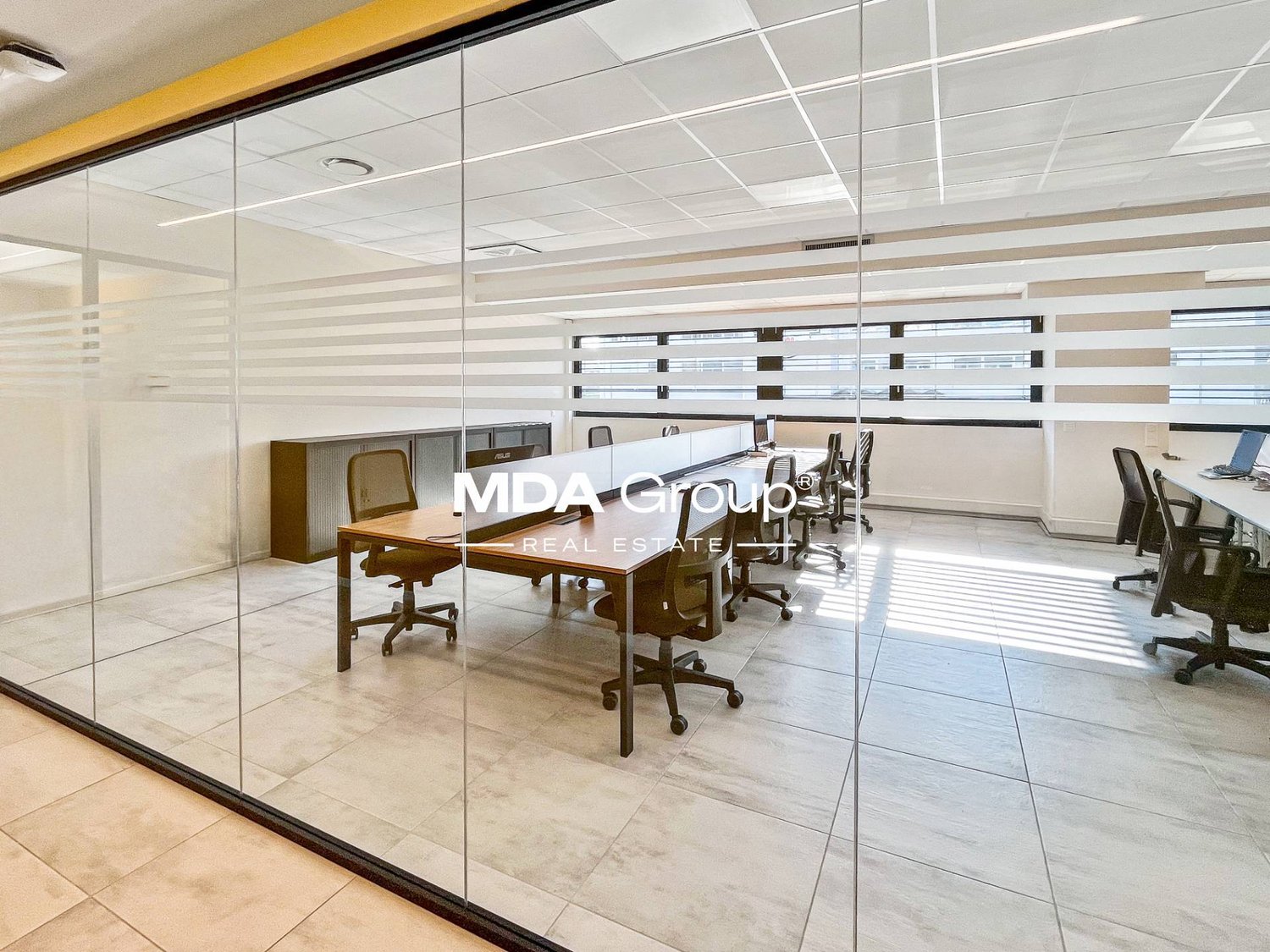 670m² Büro, Foto 2 von 10