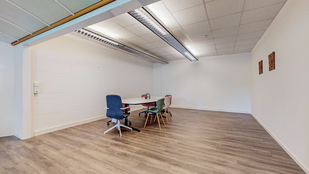 126m² office