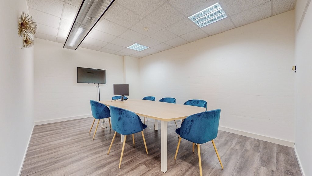 126m² office