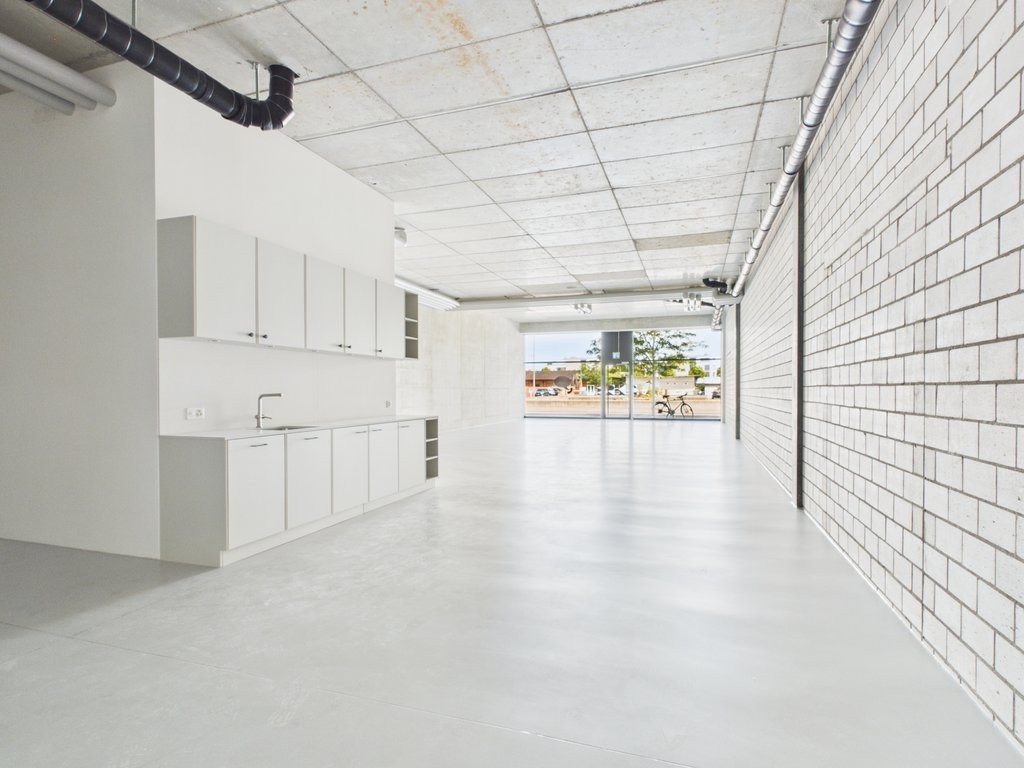 565m² negozio
