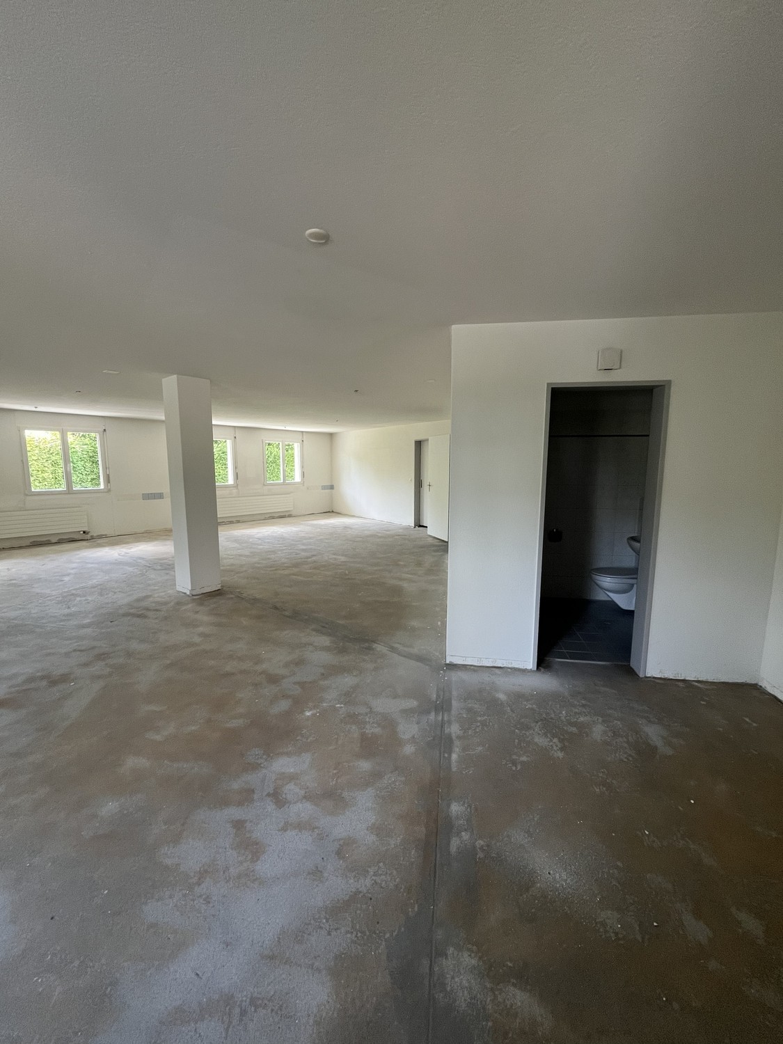 135m² commercial