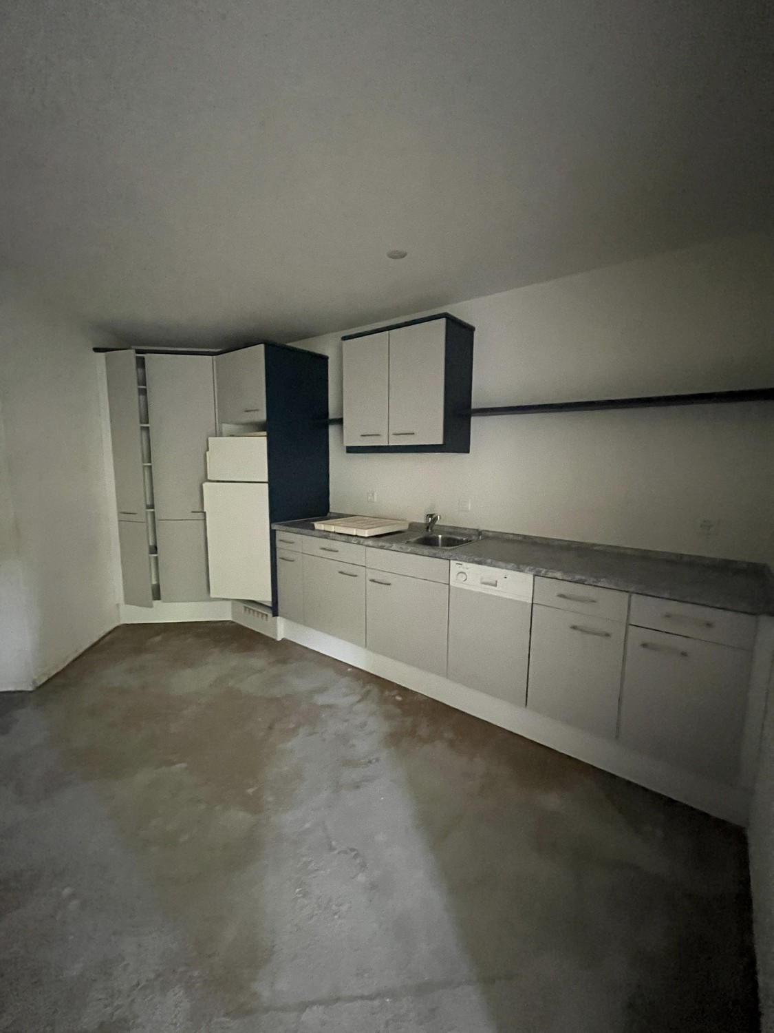 135m² commercial