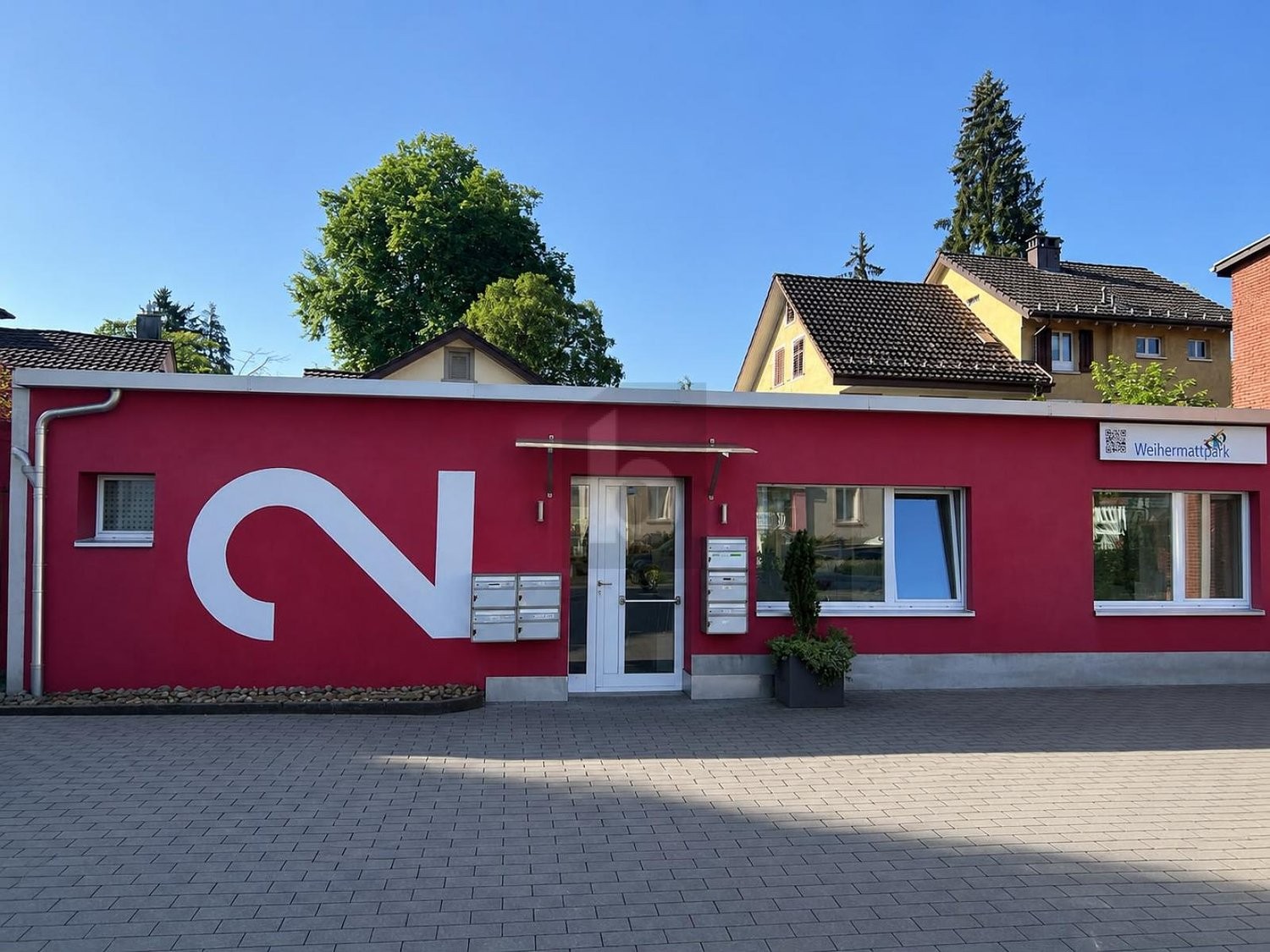 162m² office