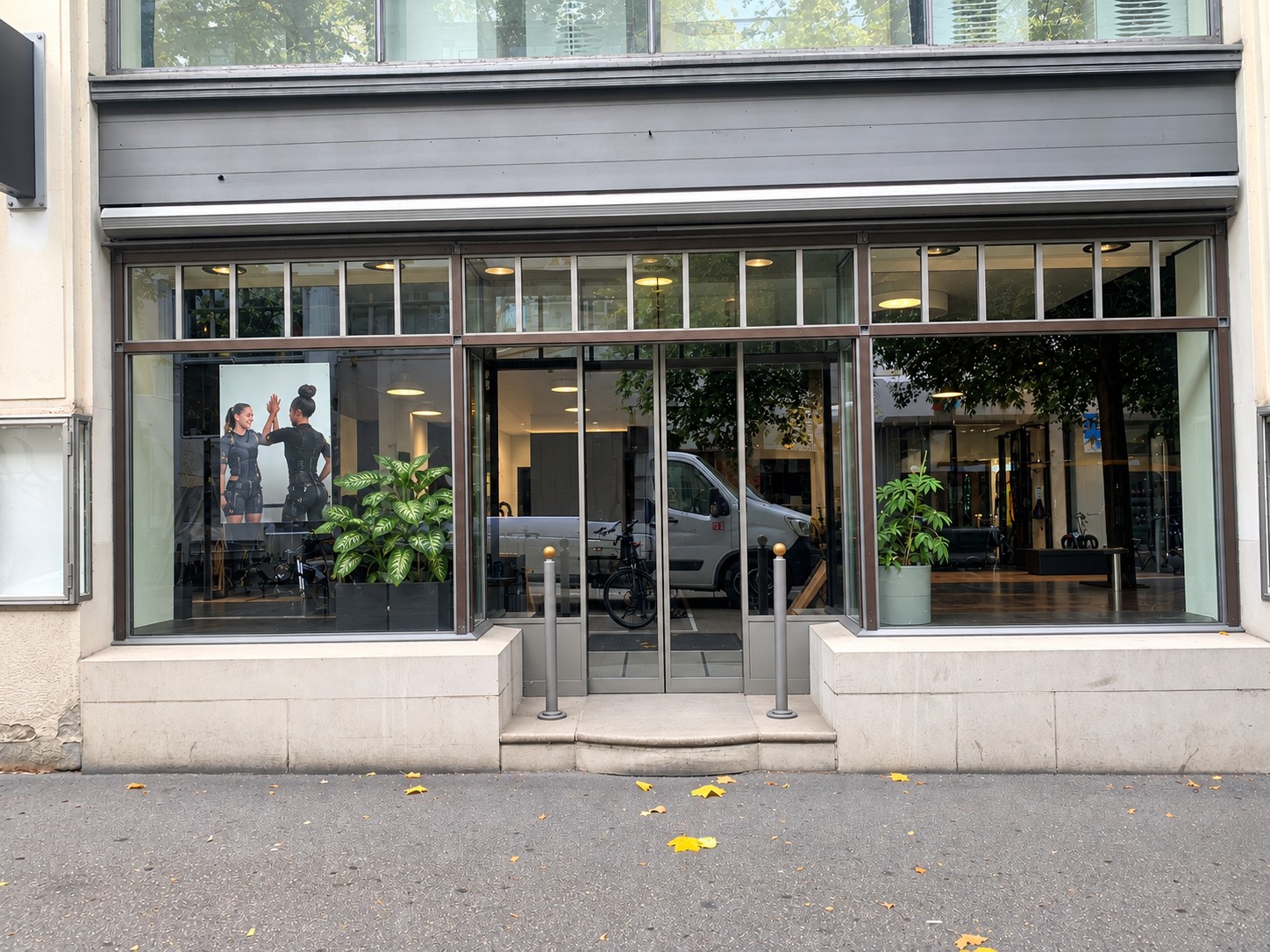 68m² commercial