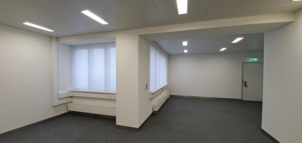 188m² shop, Foto 6 von 9