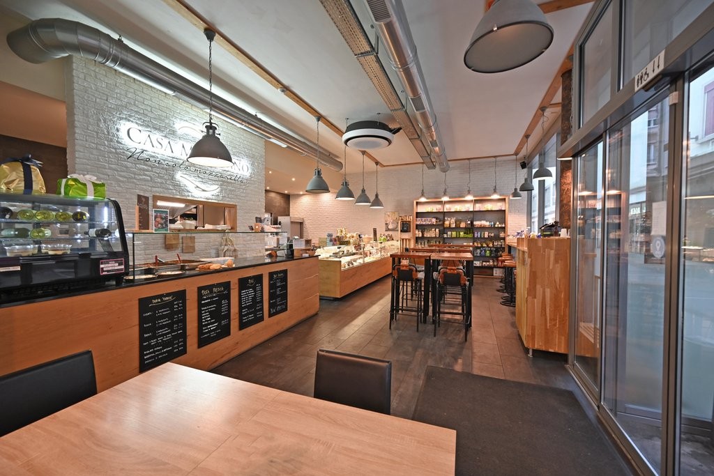 316m² shop