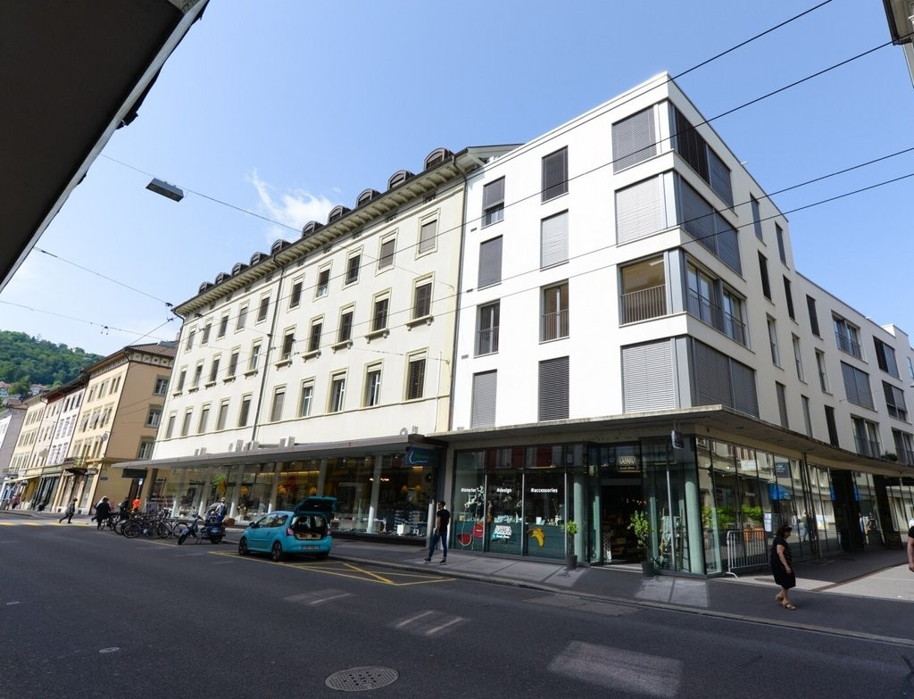 316m² shop