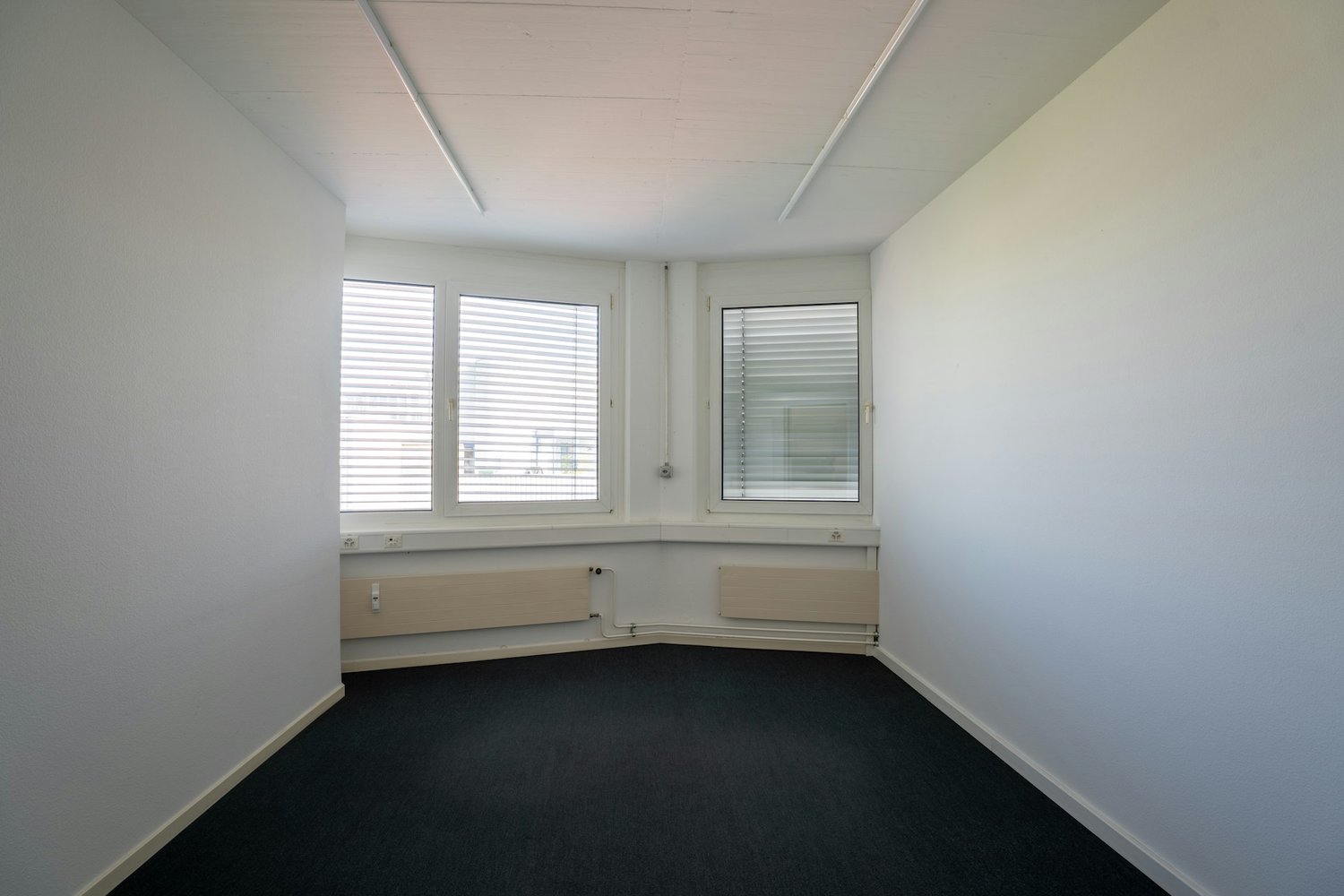 380m² commercial