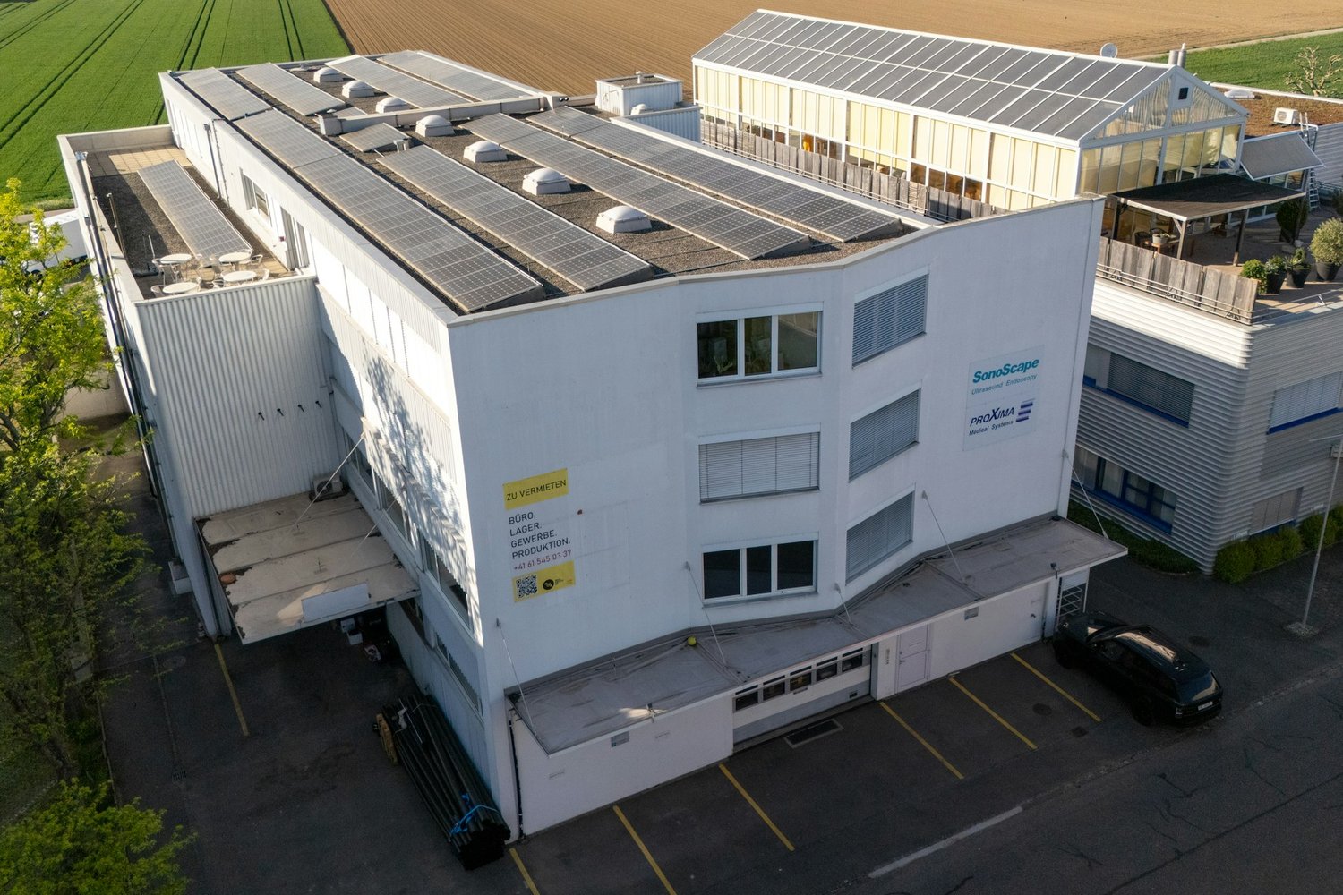 380m² commercial