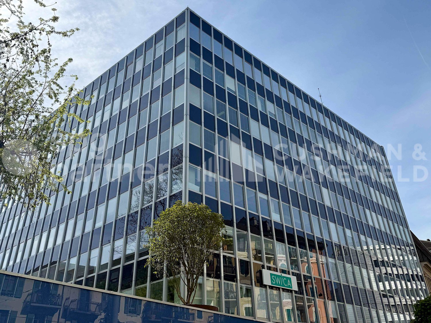 198m² office