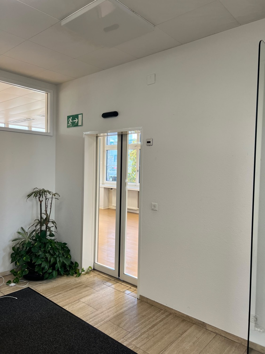 160m² commercial, photo 1 of 7