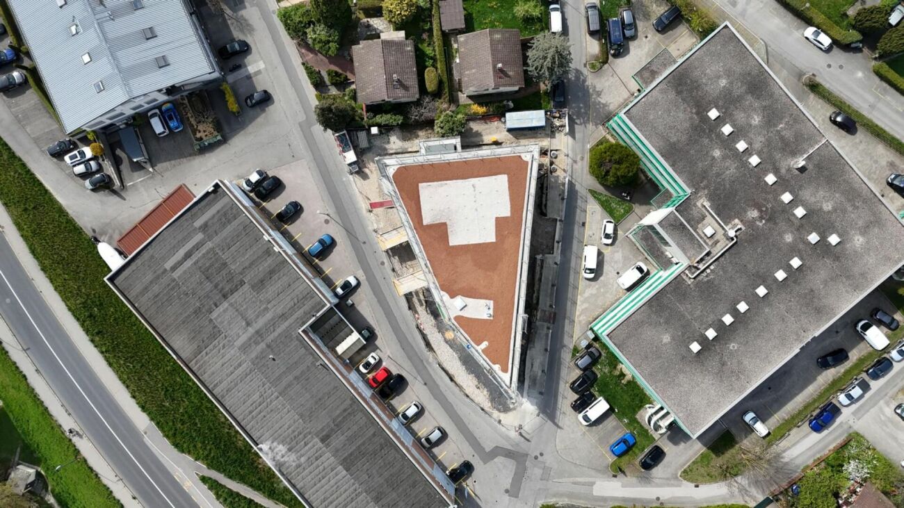356m² commerciale, foto 8 di 9