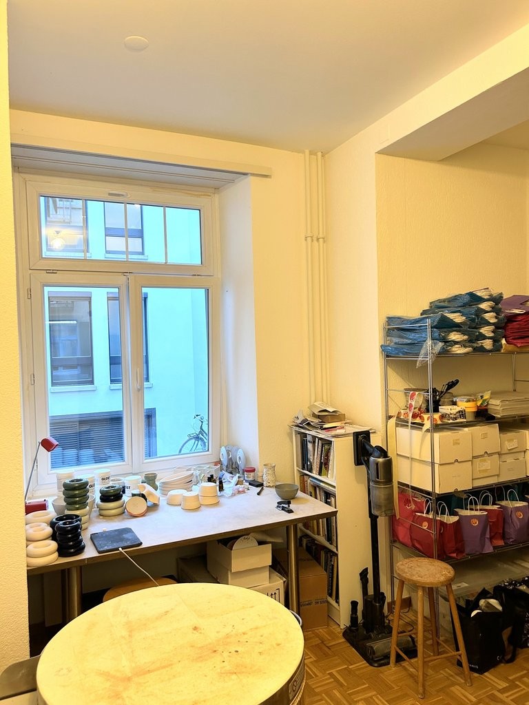 90m² office