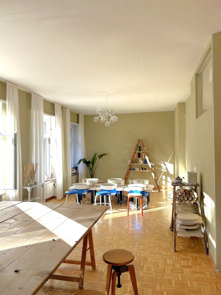 90m² office