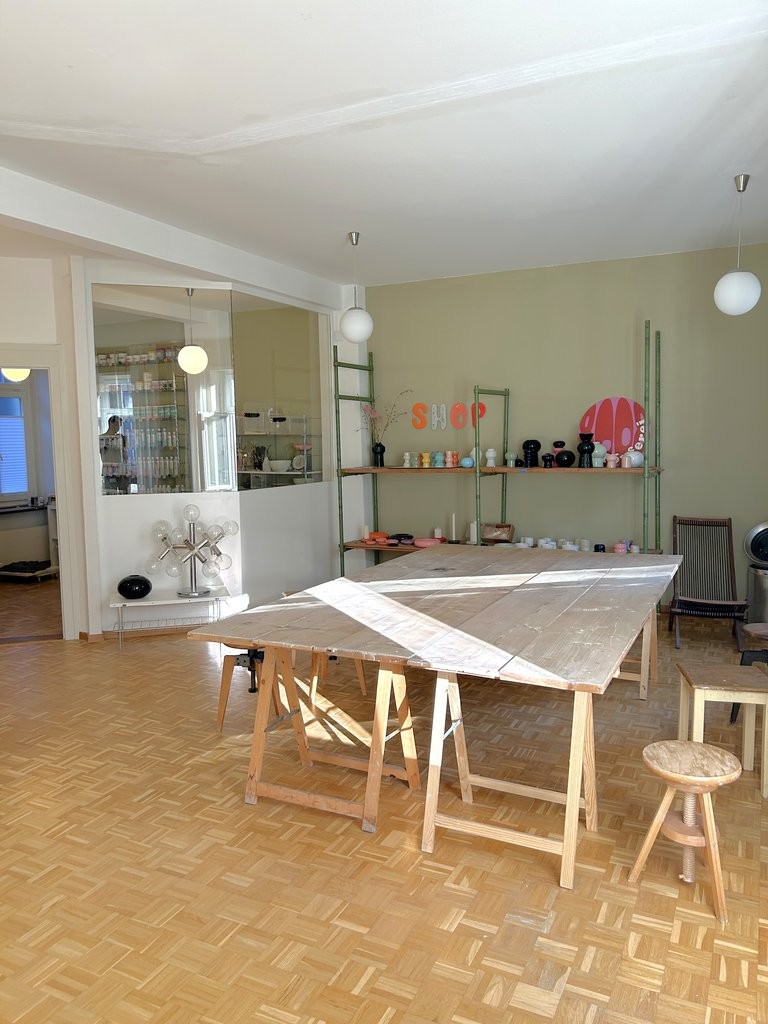90m² office