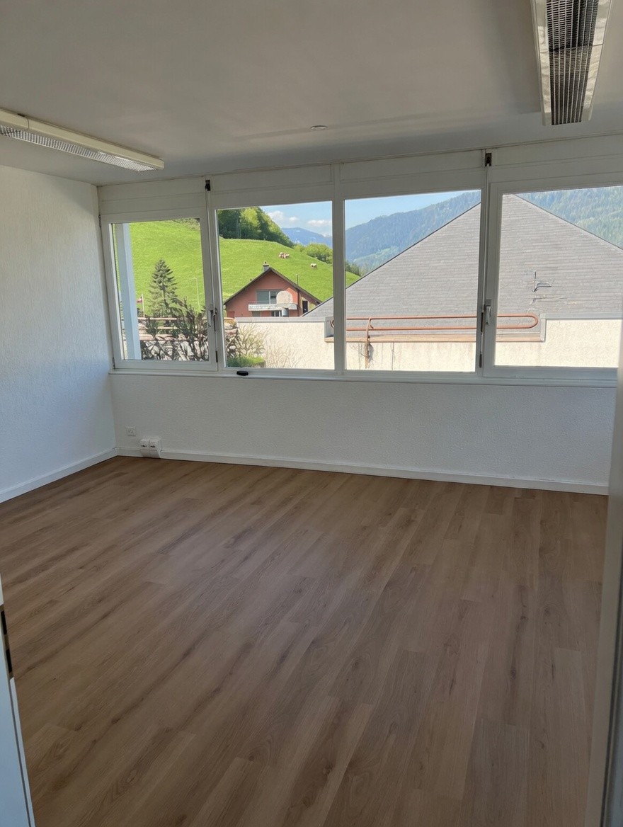 65m² office