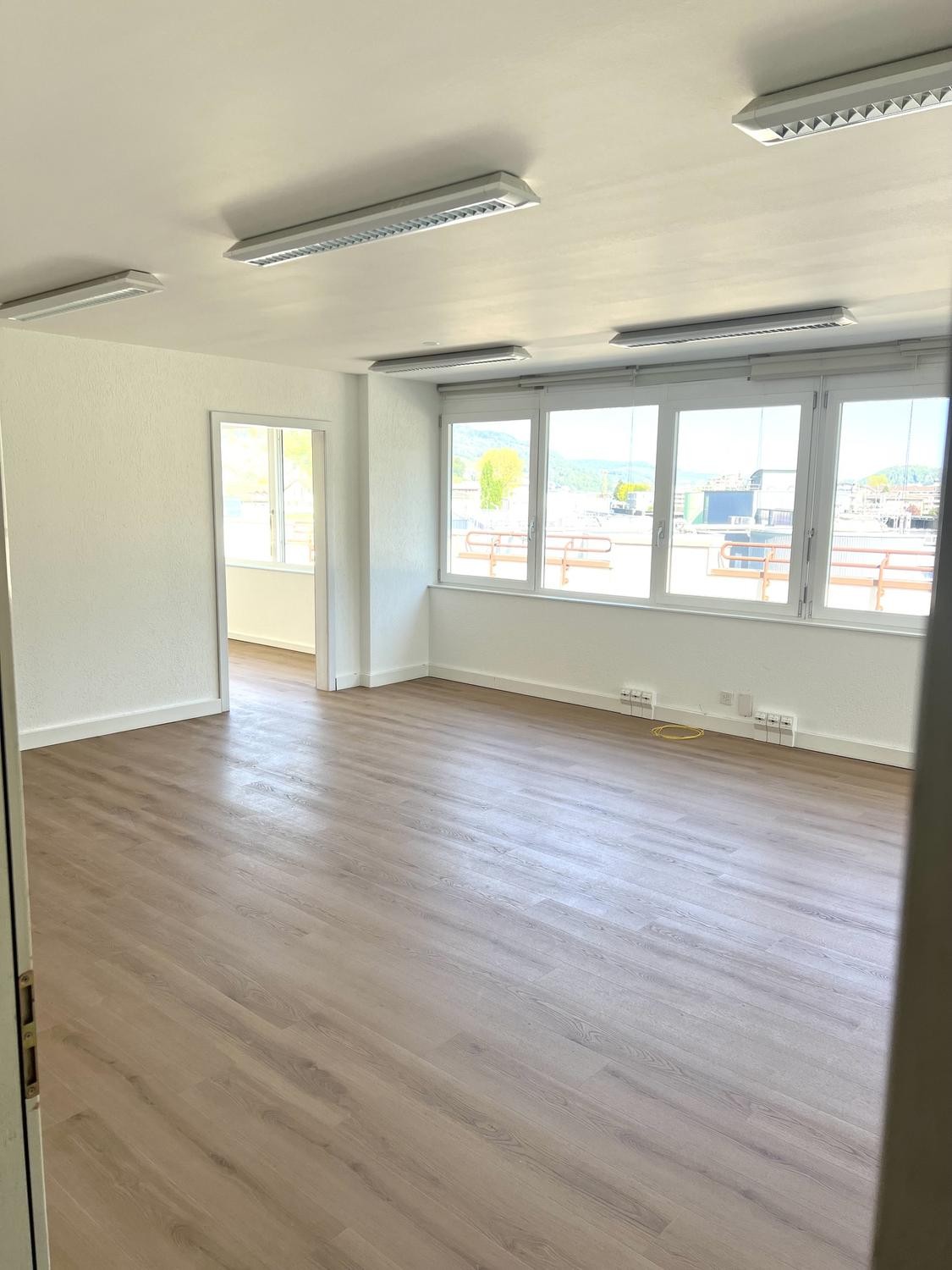 65m² office