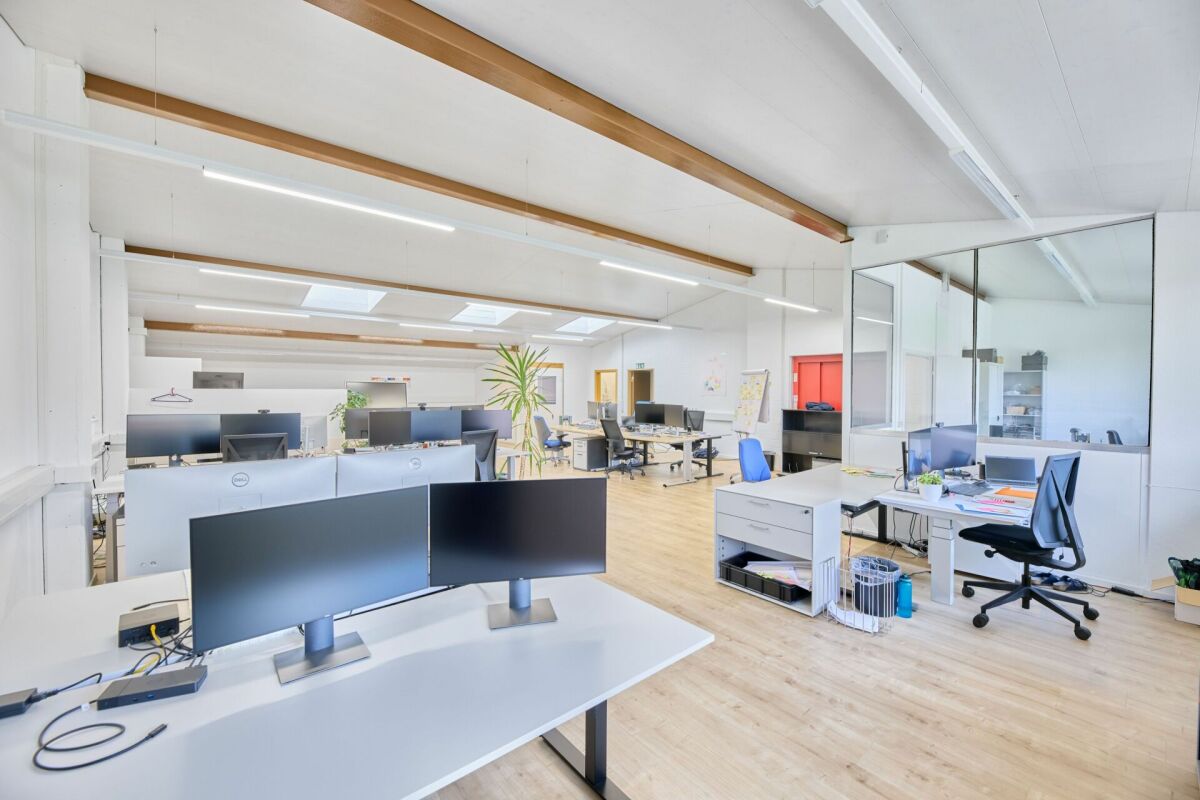 160m² office