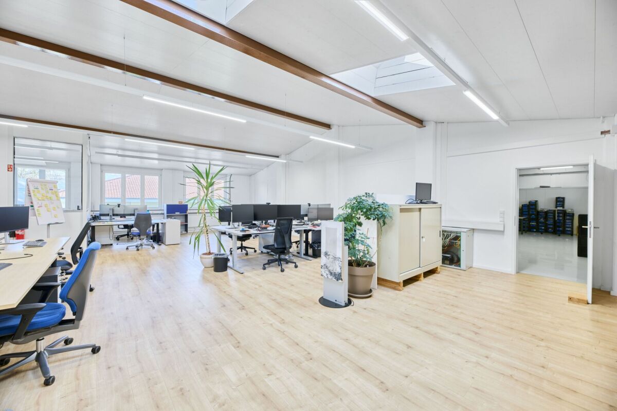 160m² office