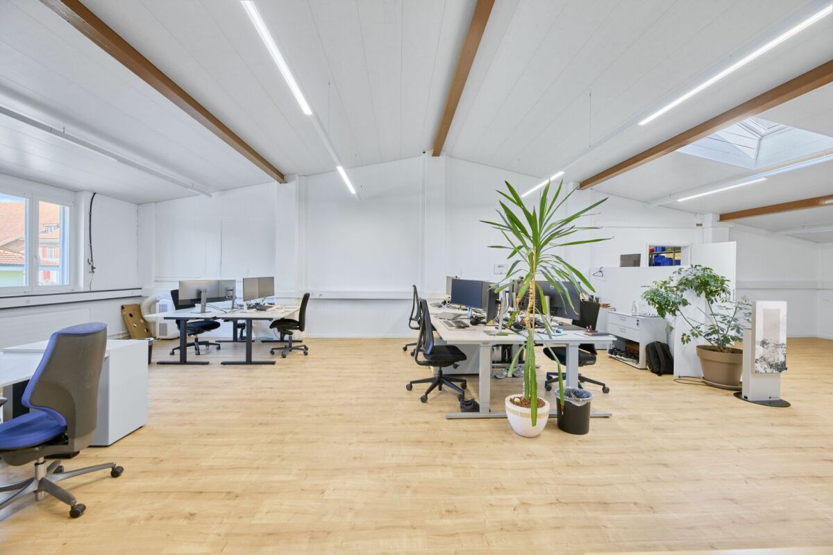 160m² office