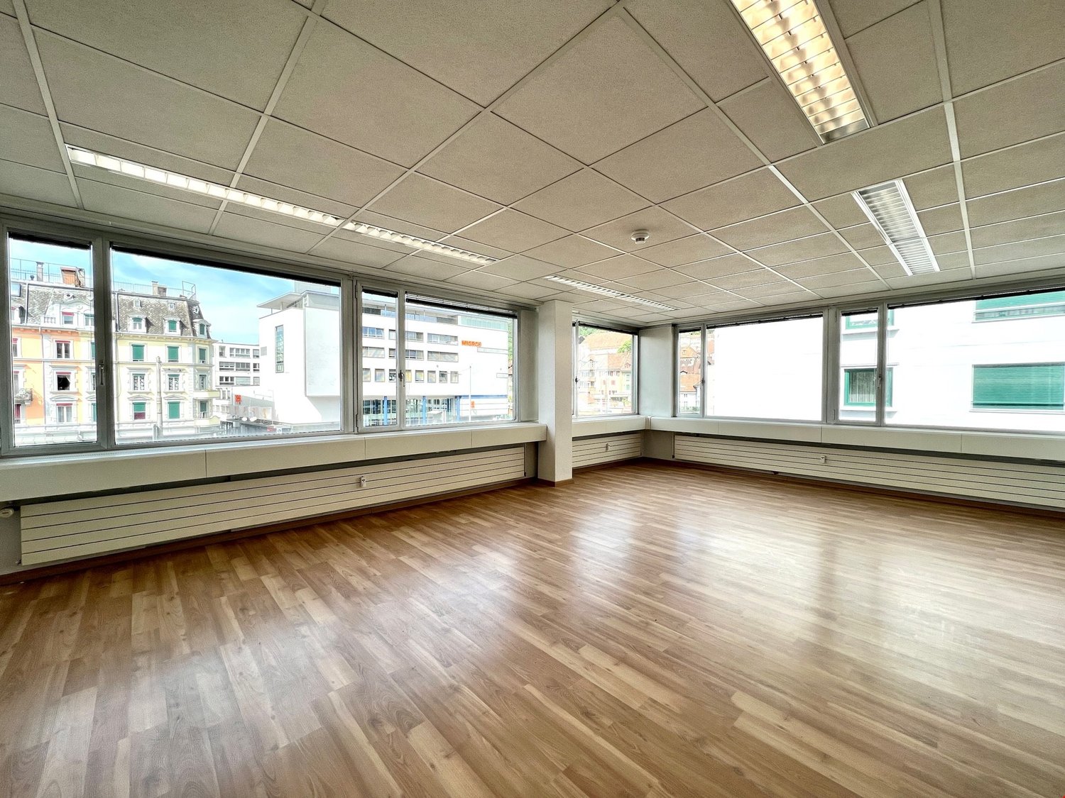 19m² office