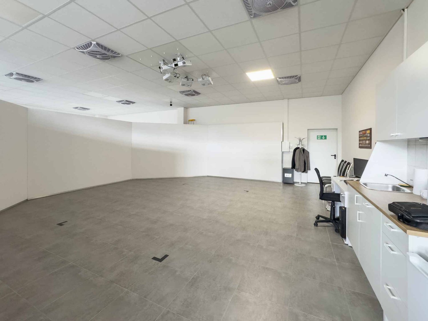 125m² Büro, Foto 4 von 8