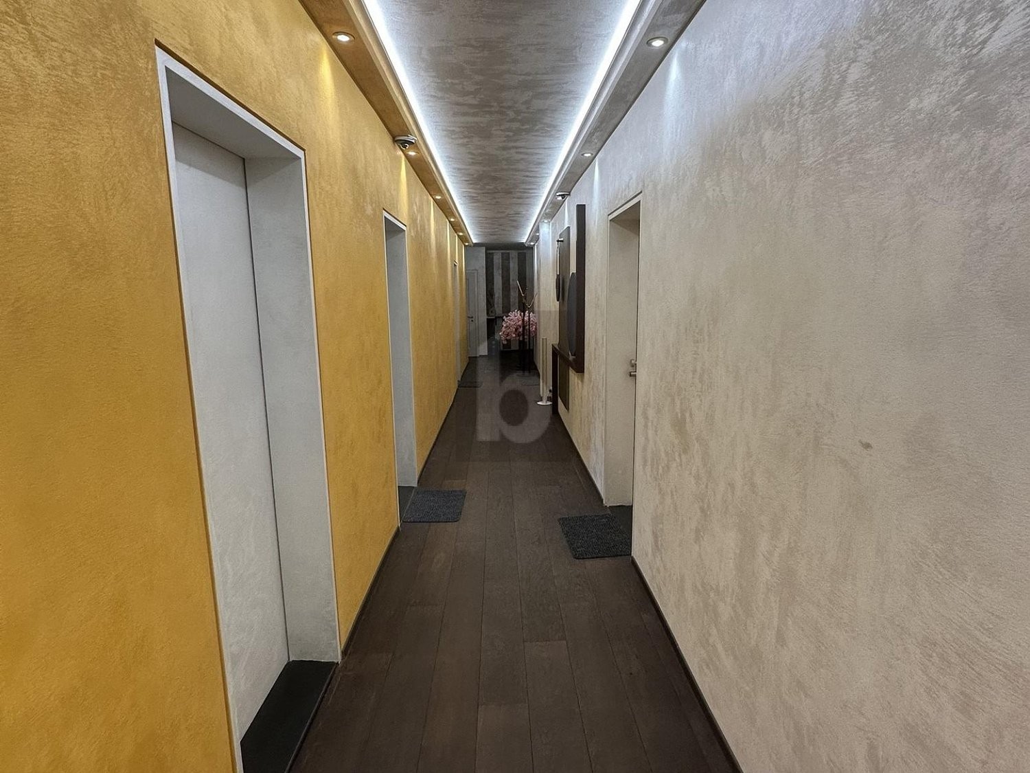 34m² office