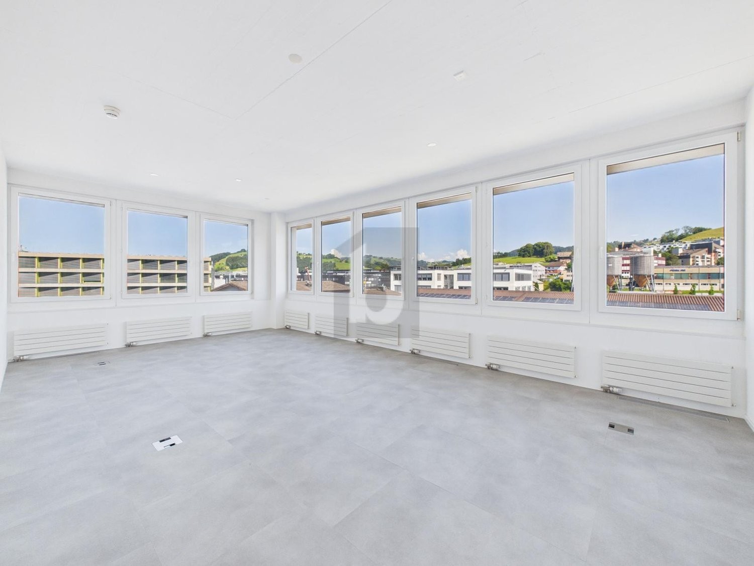 317m² office