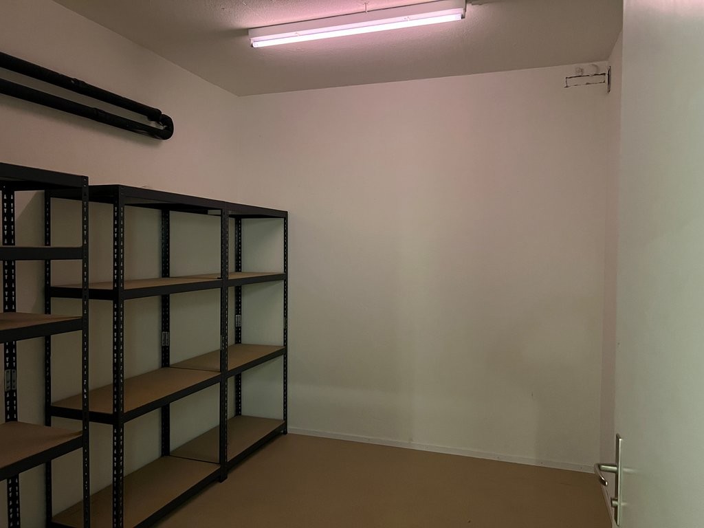 56m² office