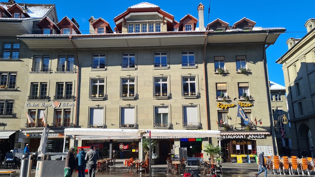 171m² office