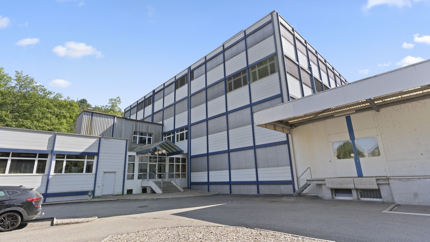 470m² office