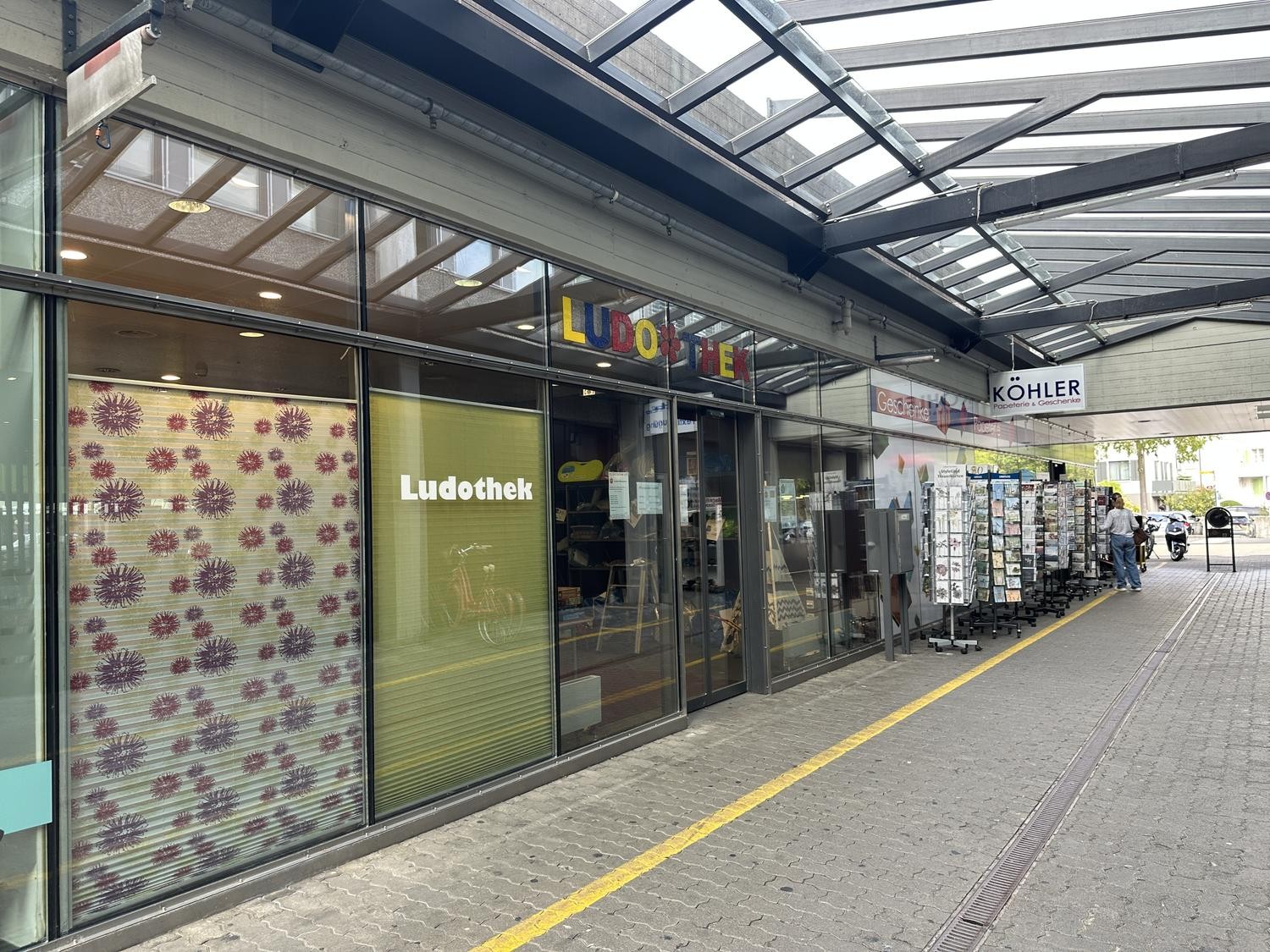 212m² office