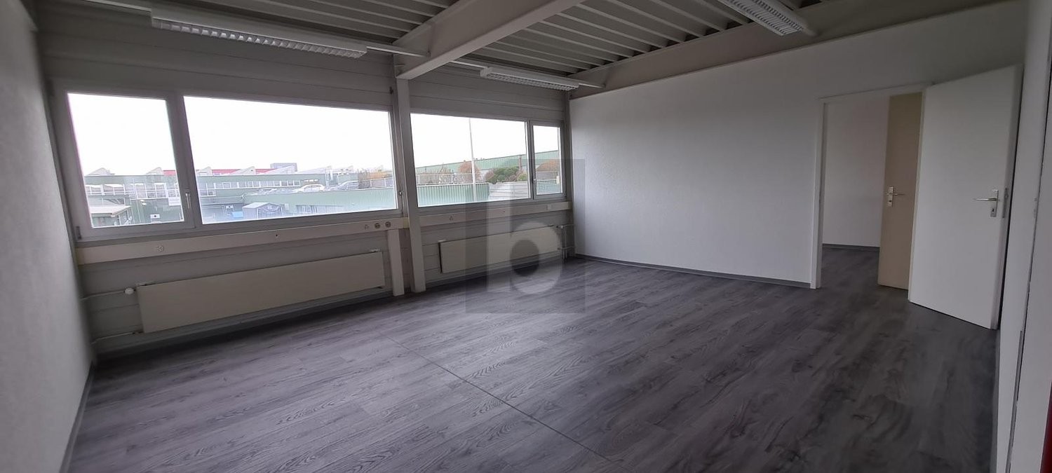 144m² office, photo 1 sur 4