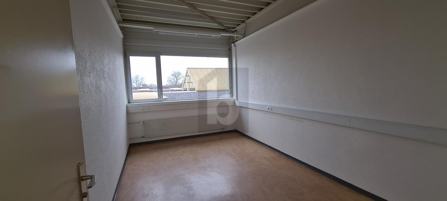144m² office, photo 2 sur 4