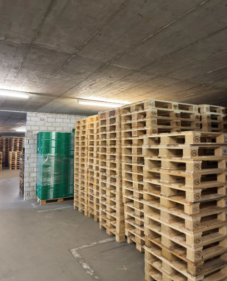 850m² shop