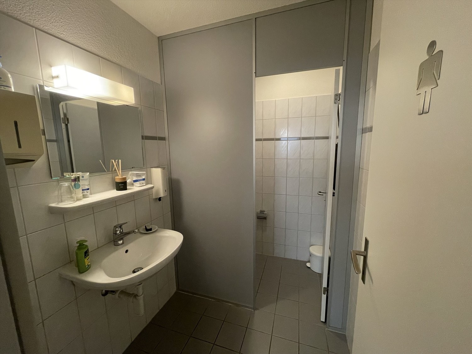 202m² office