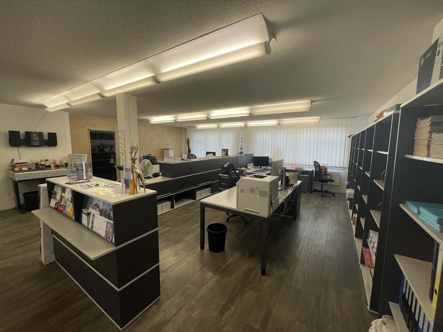 202m² office