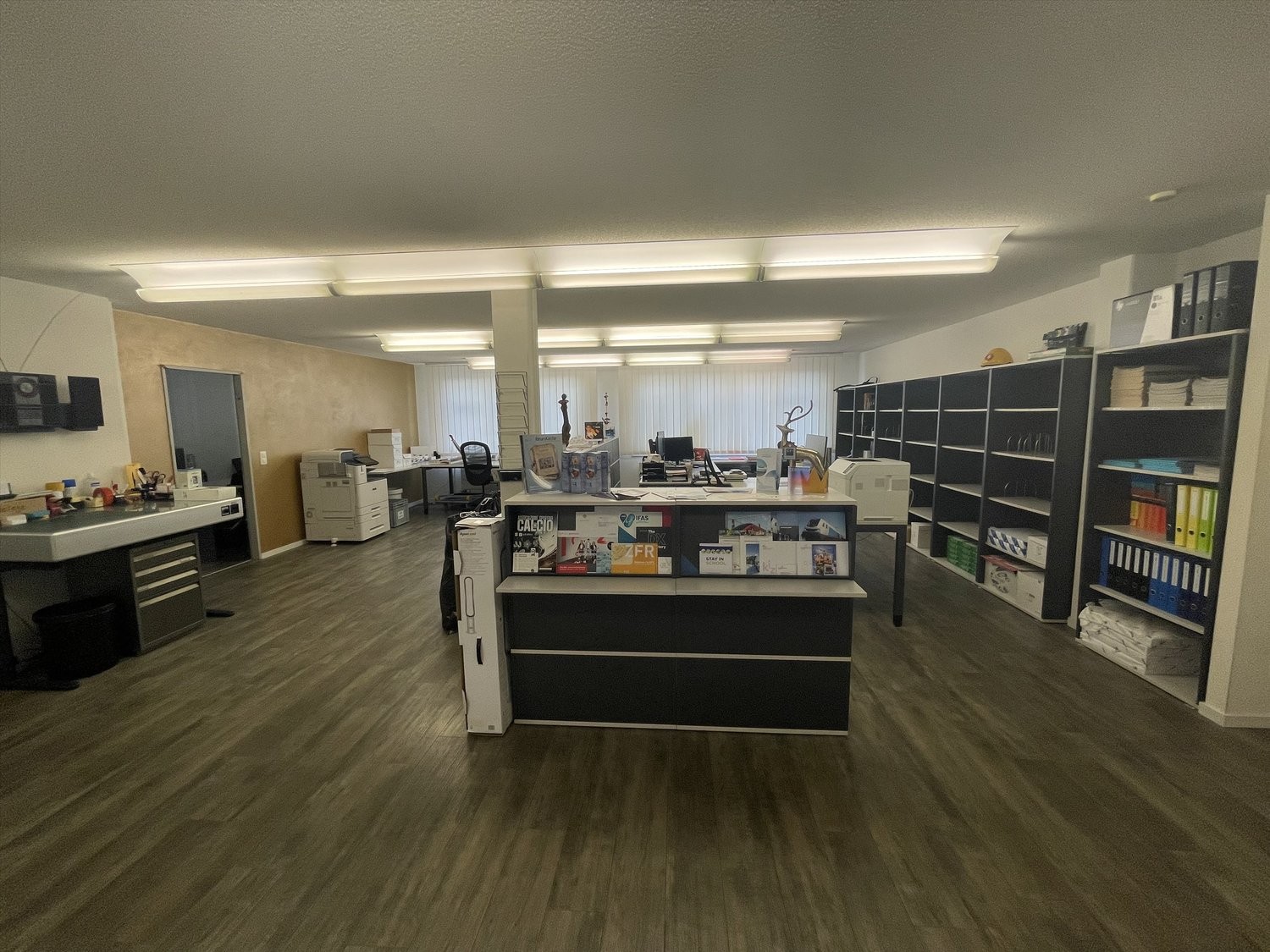 202m² office