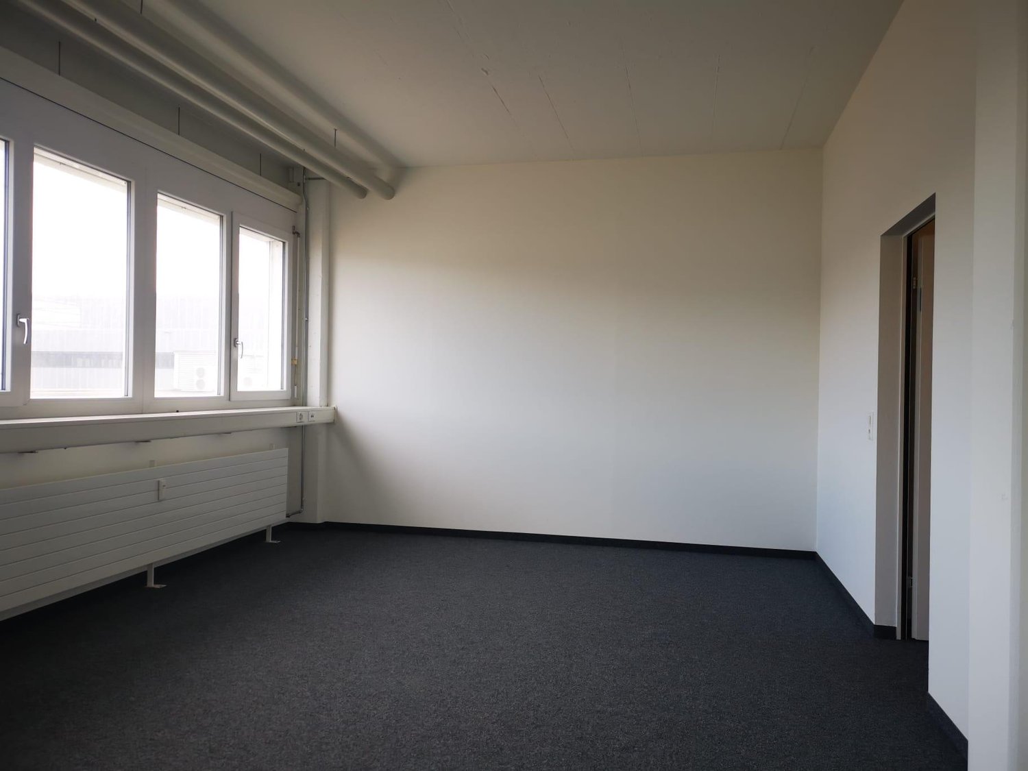 223m² office