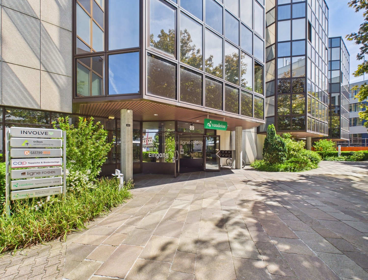 1766m² commercial