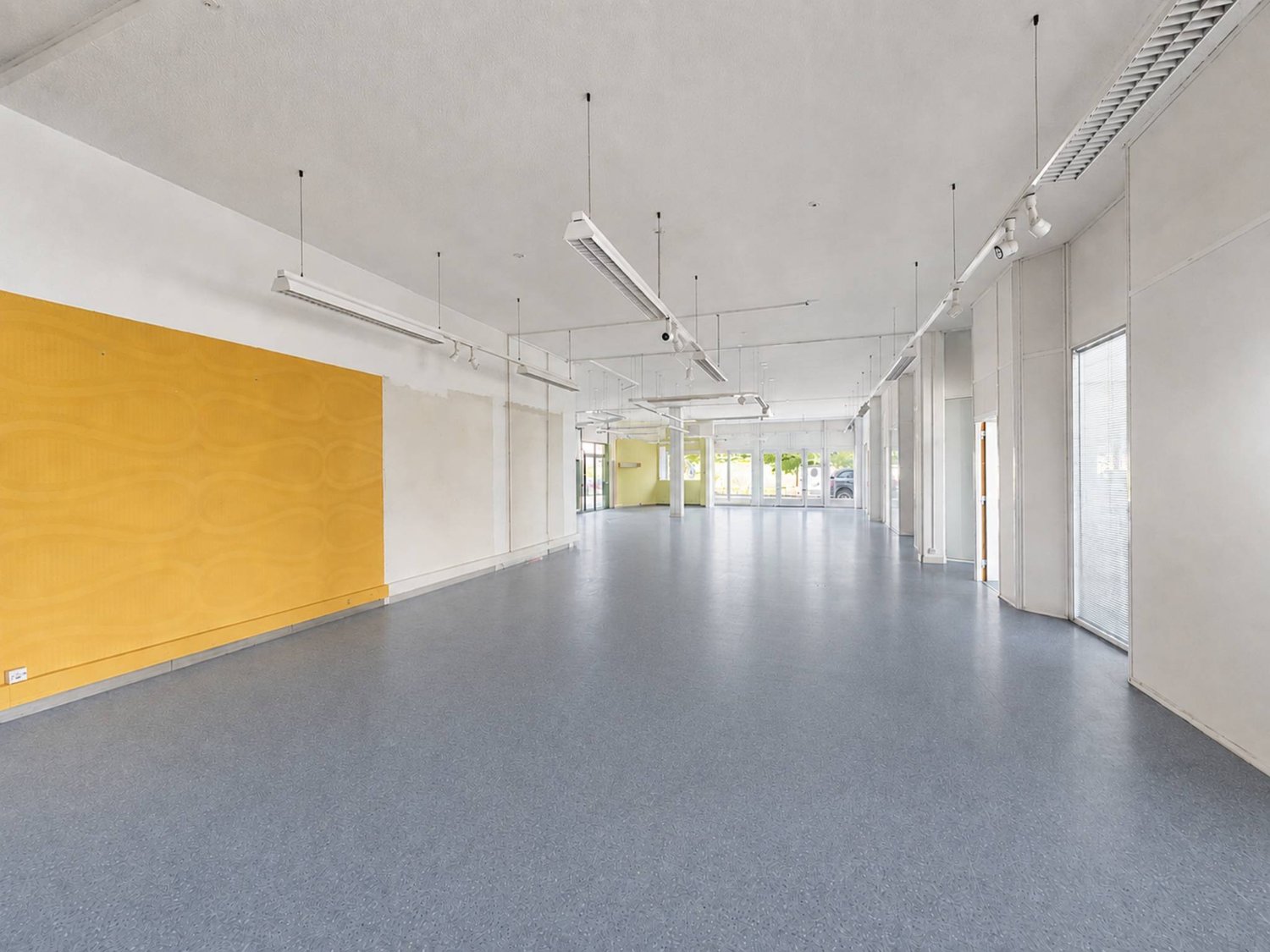 700m² Gewerbe, Foto 3 von 3