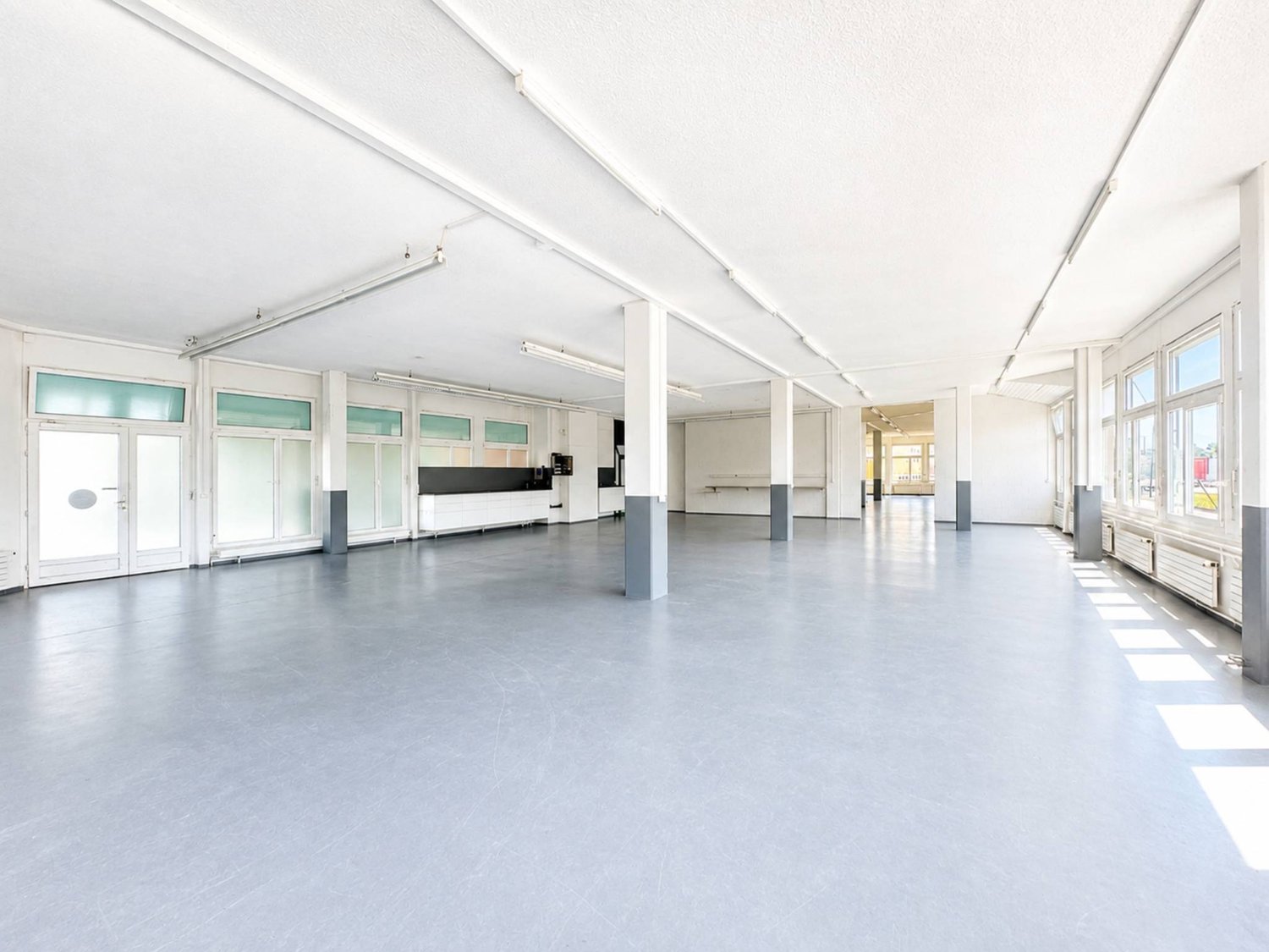 700m² Gewerbe, Foto 1 von 3