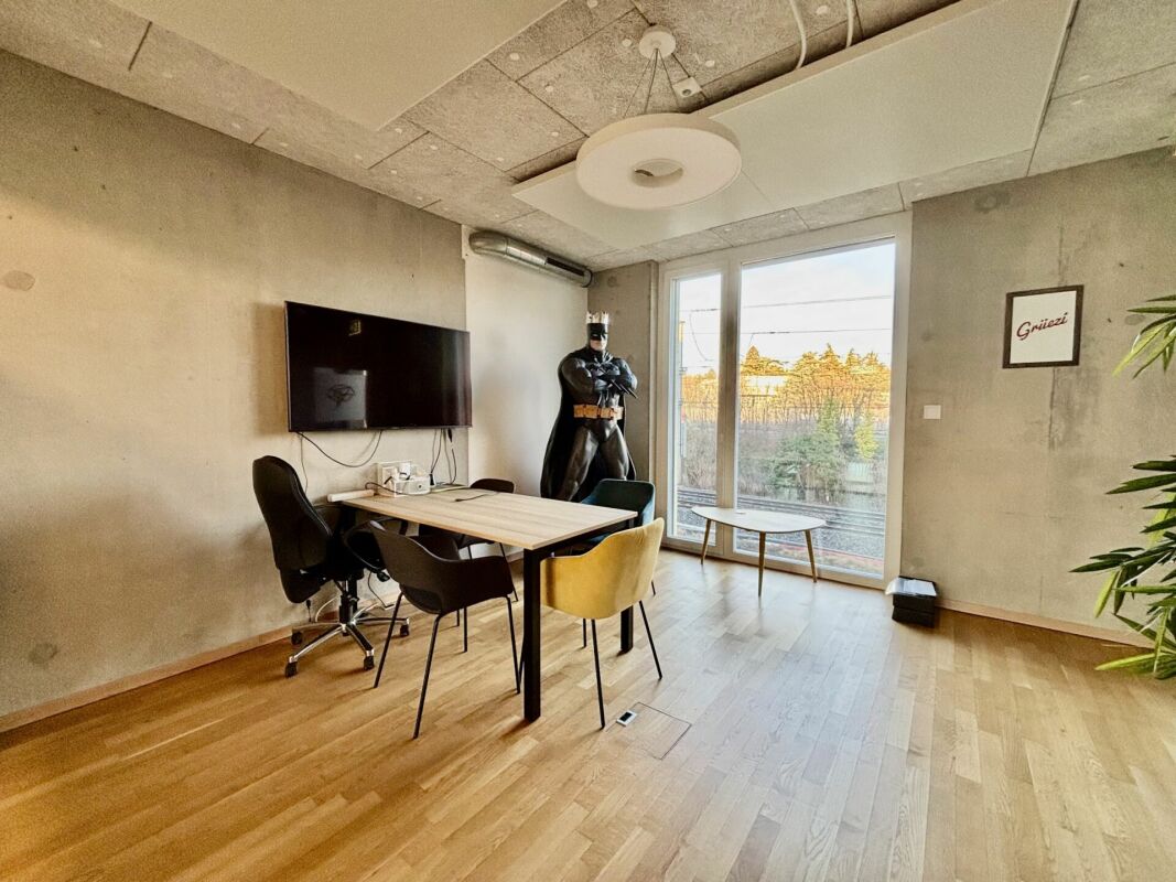 360m² office