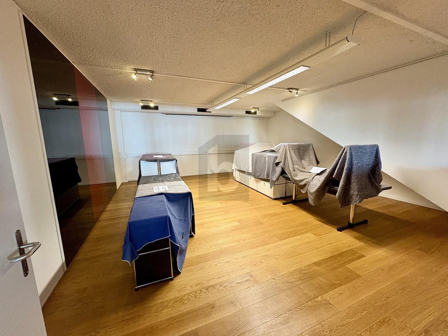204m² ufficio, foto 3 di 4