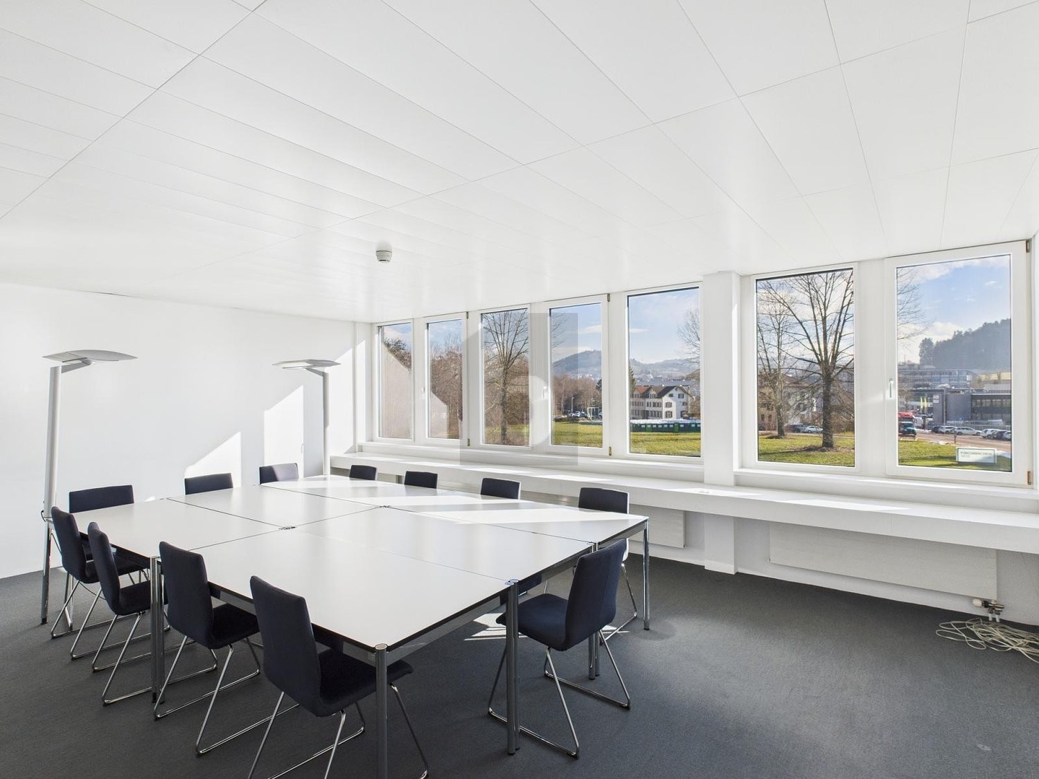 940m² office