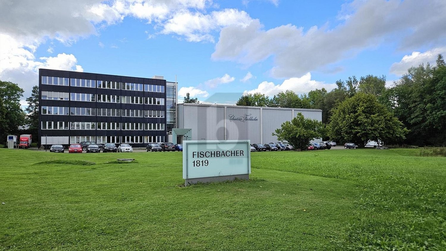 940m² office