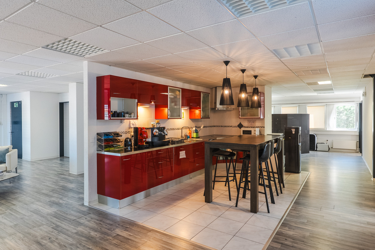 188m² Büro, Foto 2 von 10